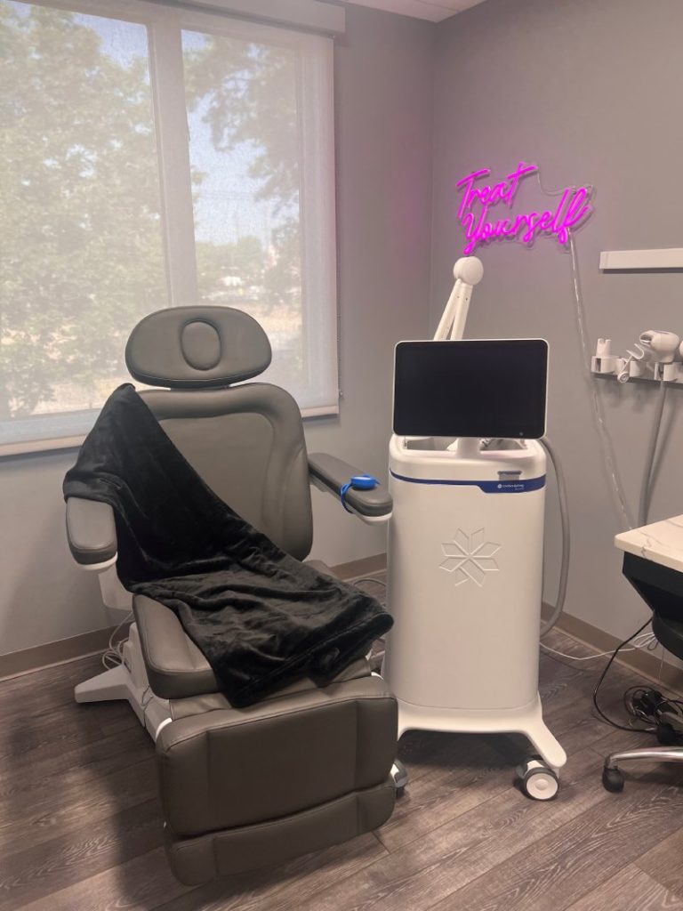 A photo of the CoolSculpt Room showing the Coolsculpting device.